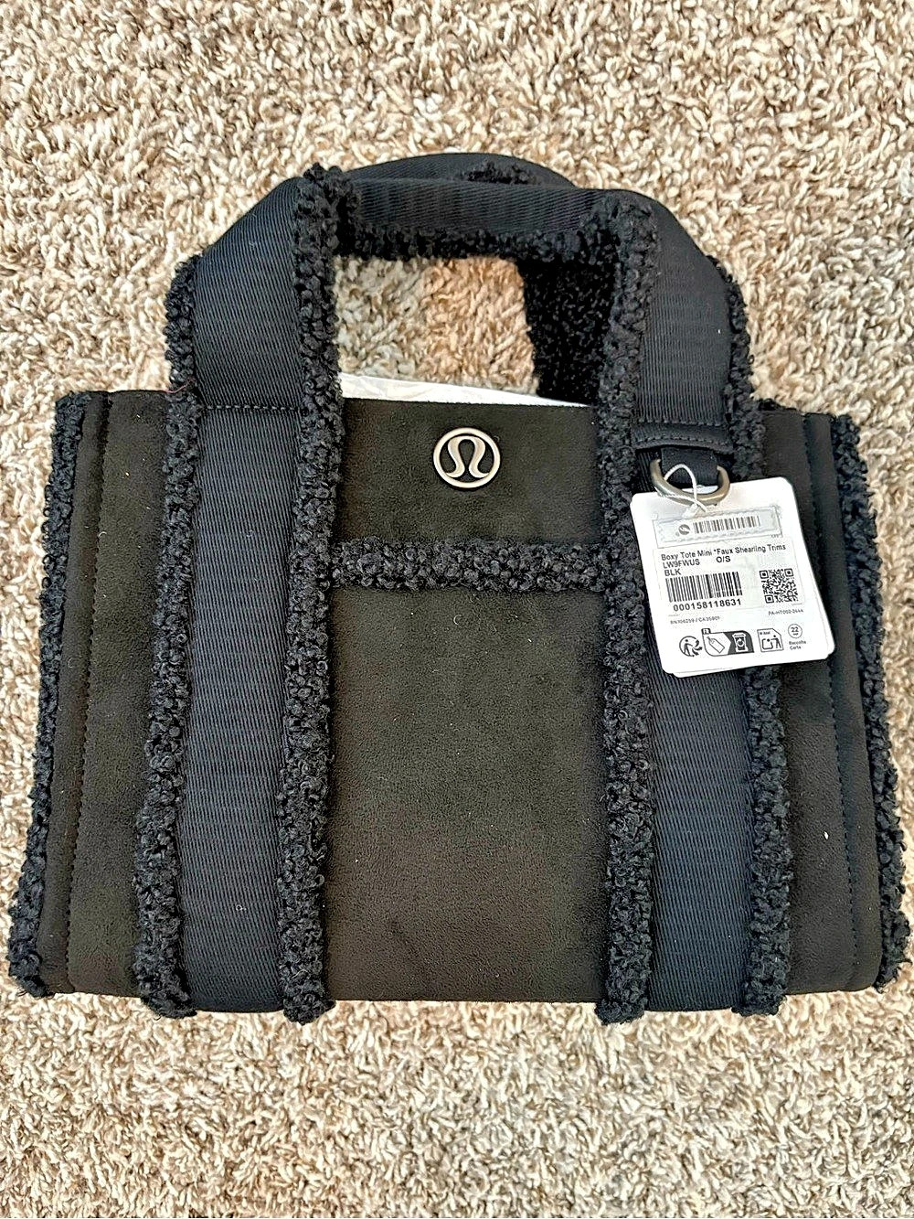 lululemon Boxy Tote Mini *Faux Shearling Trims Faux Shearling Trim Tote in Black